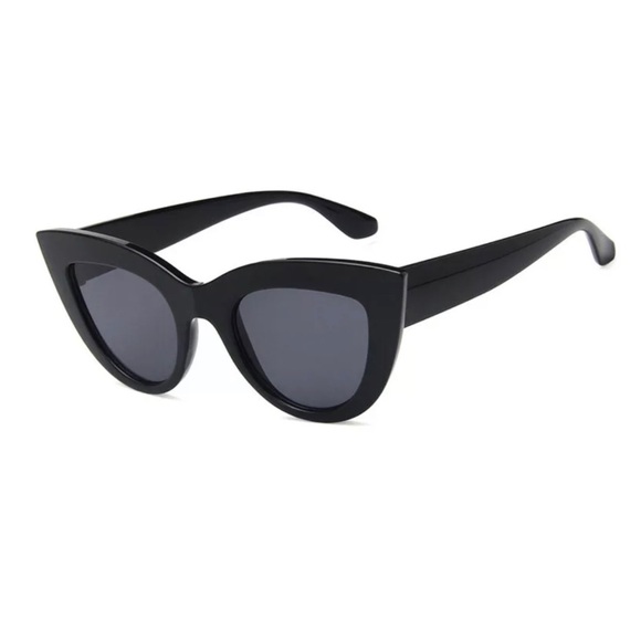 ⭐️FLASH SALE⭐️ Retro Black Cat Eye Sunglasses NEW - Picture 5 of 5